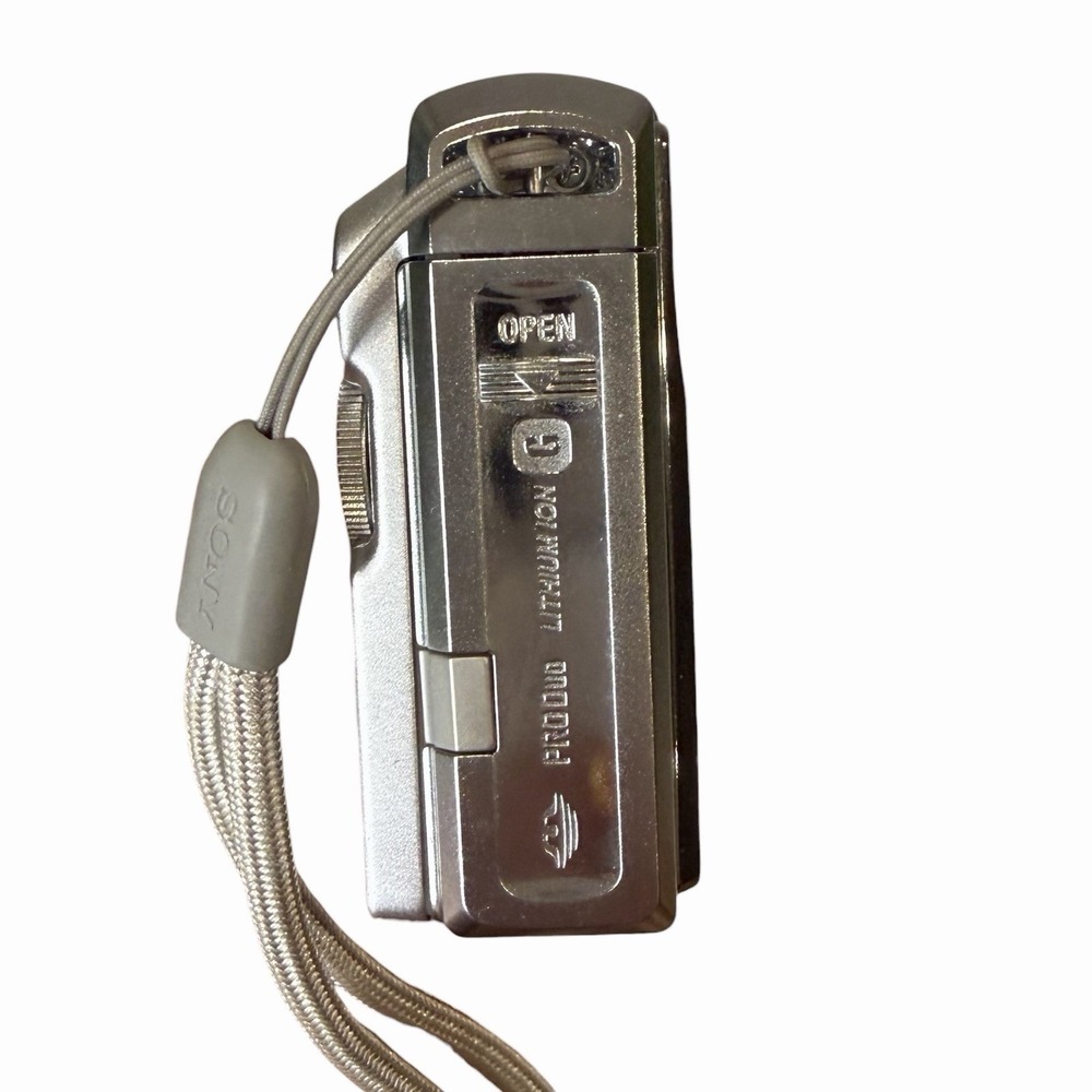Sony Cyber-Shot DSC-W80‎ 7.2MP Digital Camera Case Charger Battery SD Card Works - Picture 7 of 12
